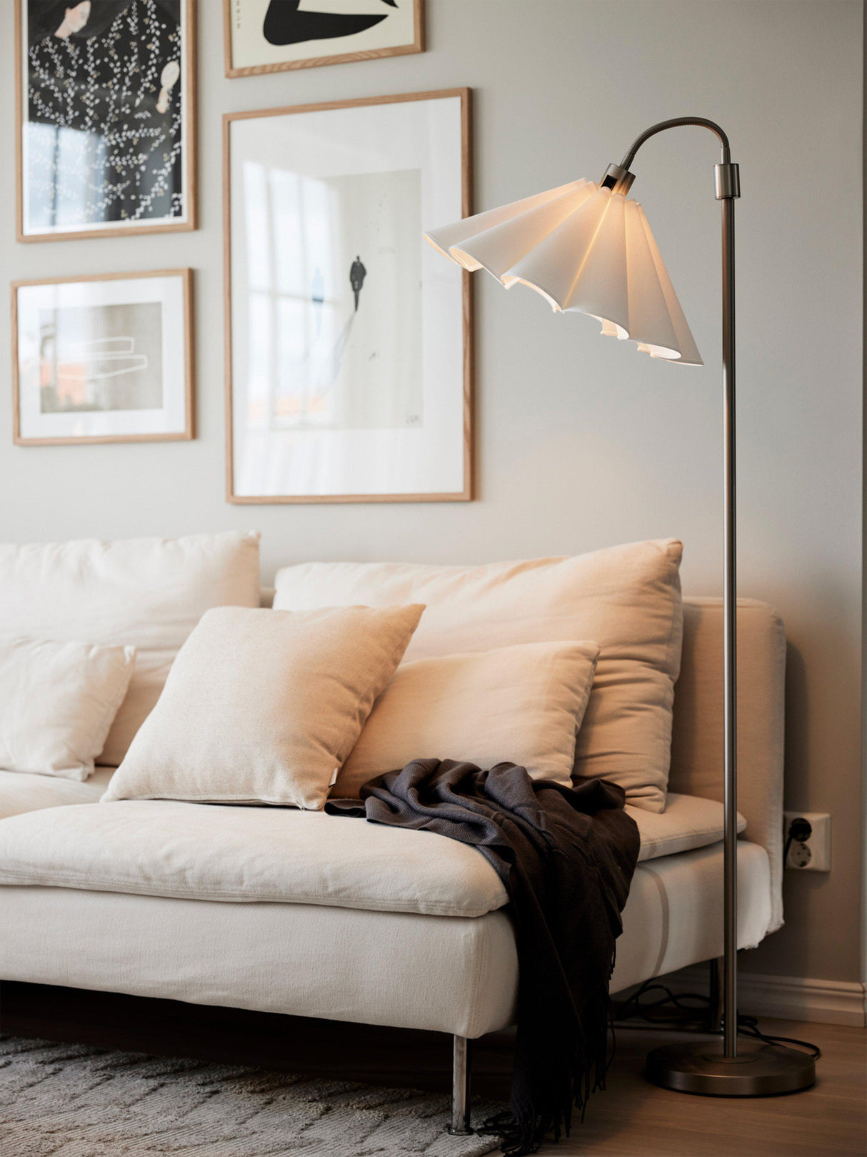 Amy golvlampa flex 1 arm ink skärm