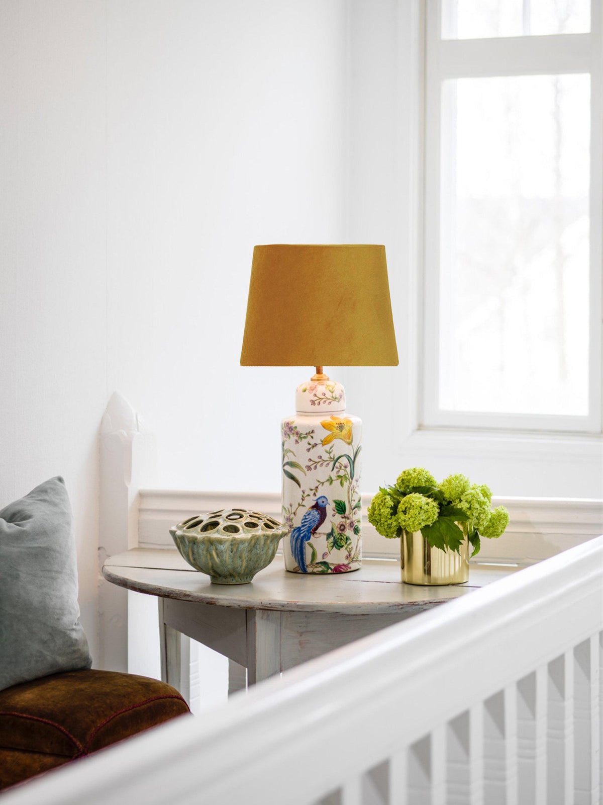 Li Na Bordslampa – Ockra keramik 63 cm