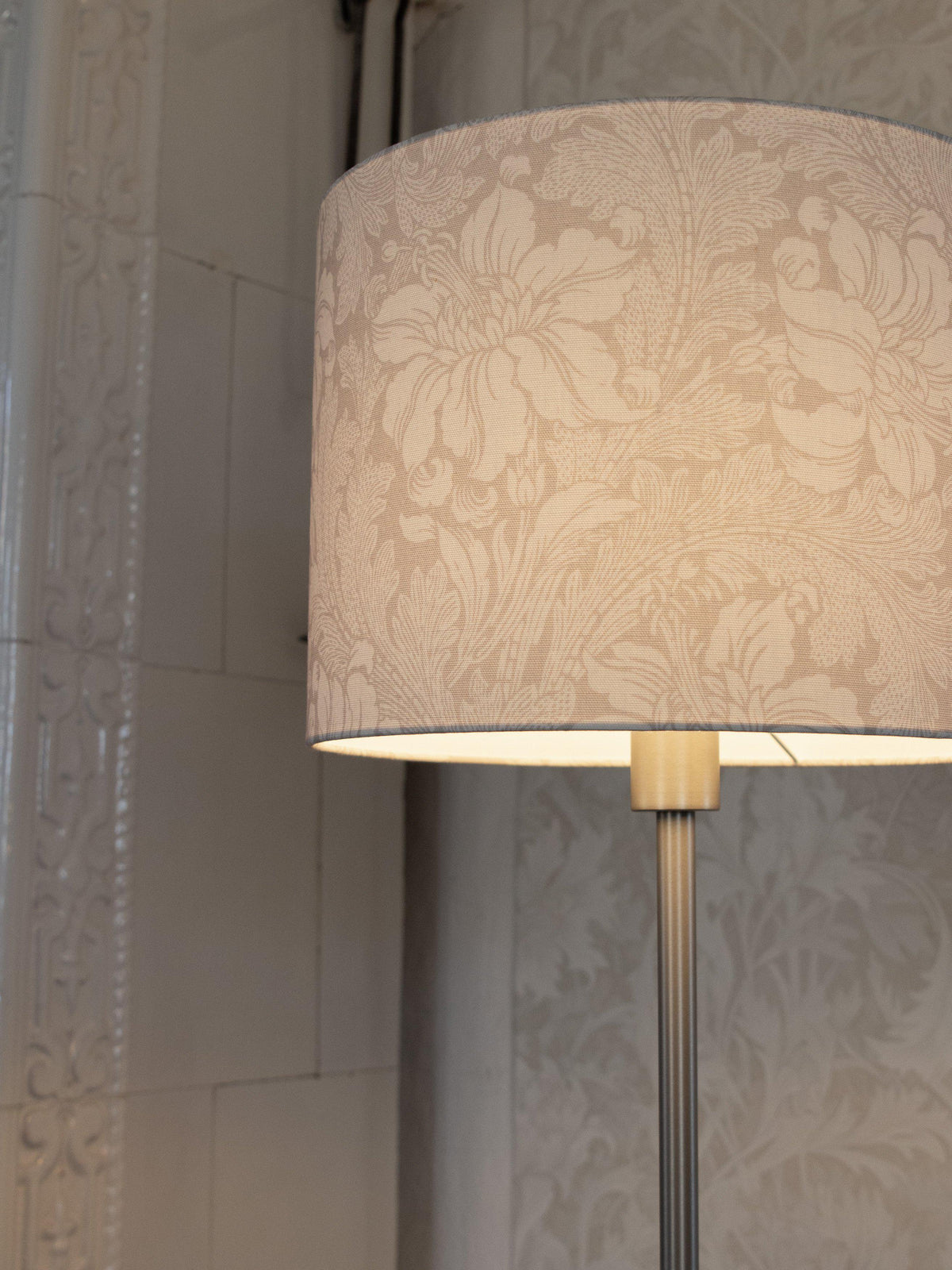 Amy Golv Krom – Acanthus 25 cm