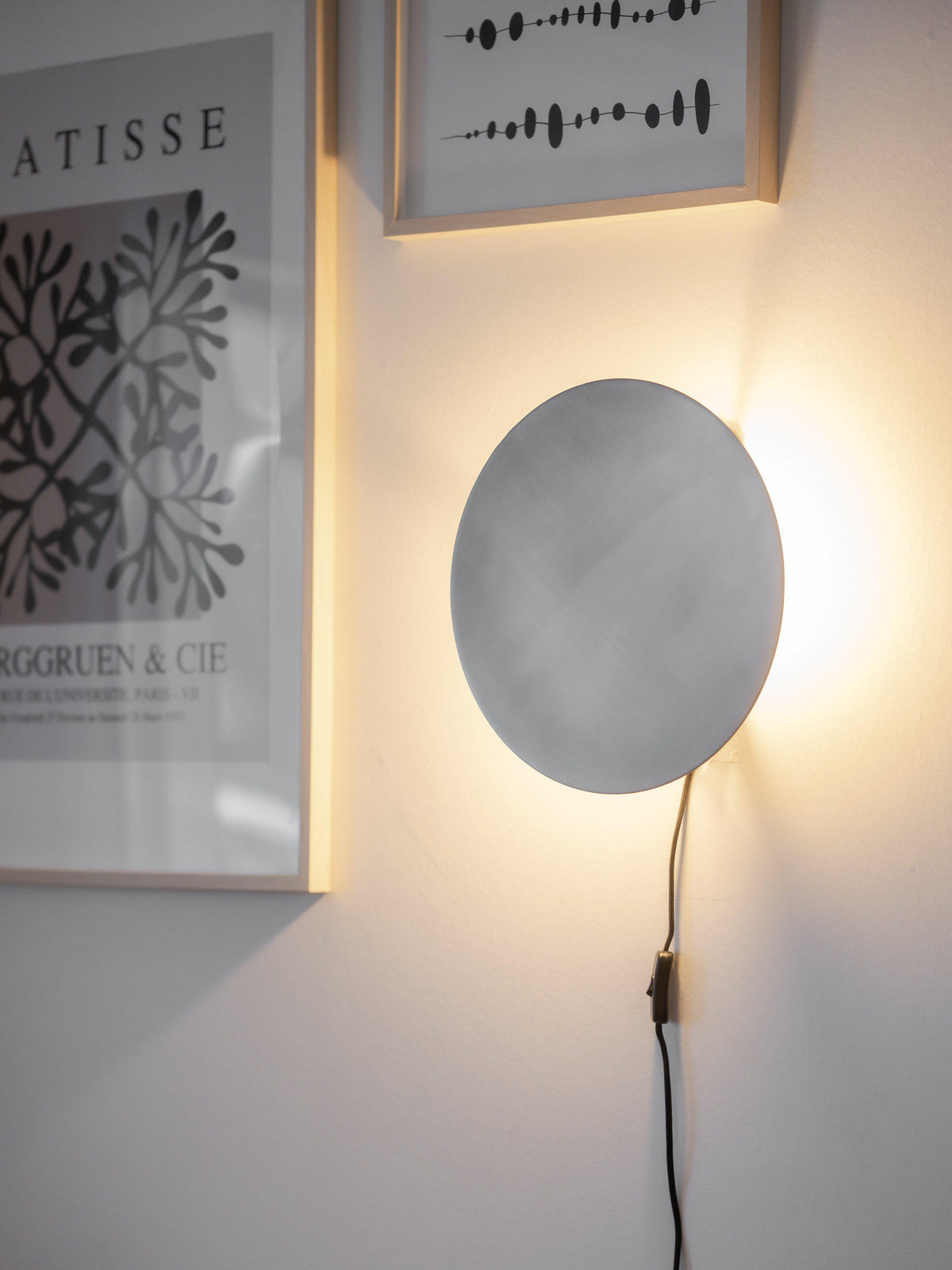 Fullmoon Vägglampa – Pale silver 35 cm