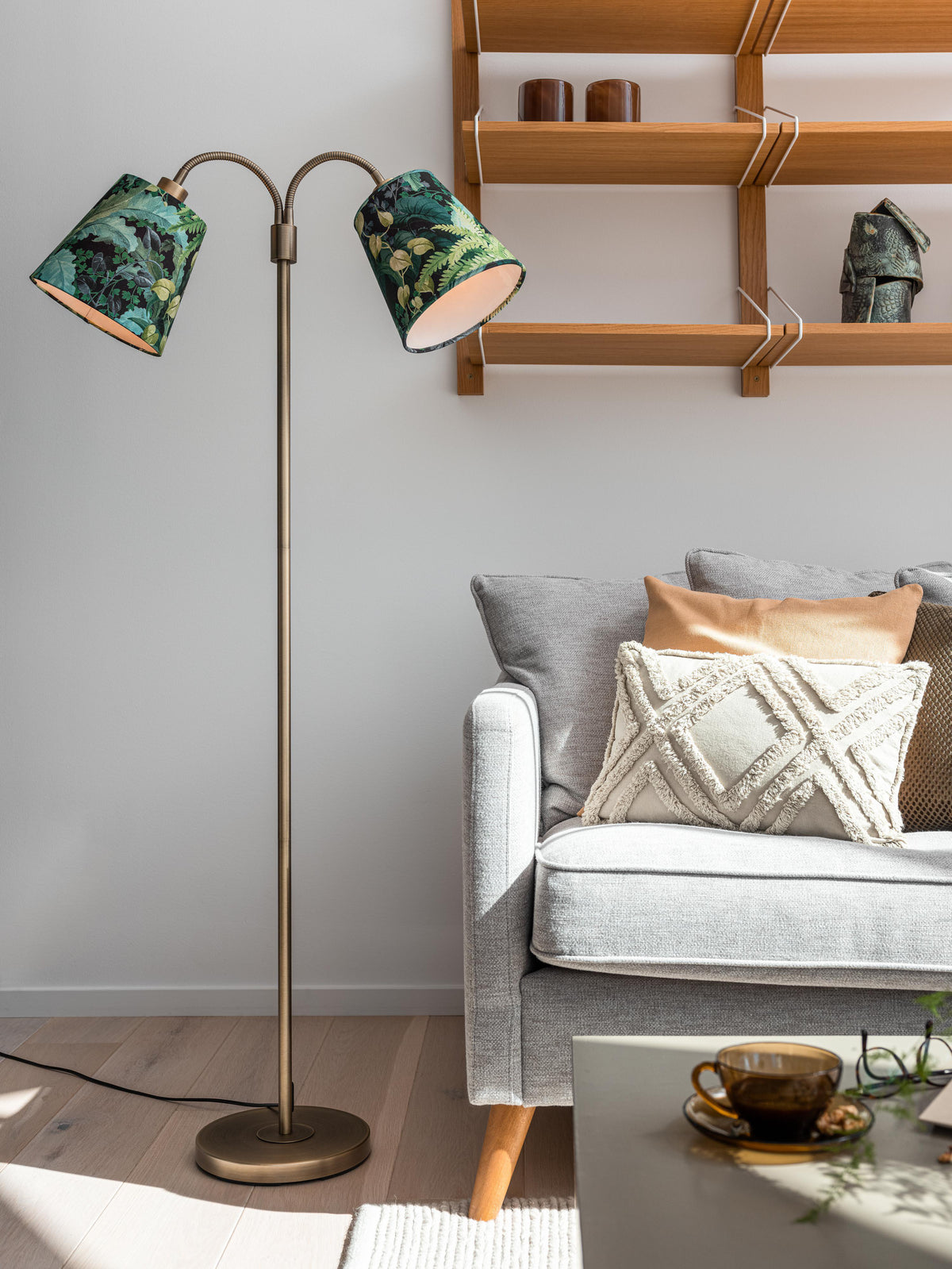 Amy Golvfot Flex2 – Antikmässing 150 cm