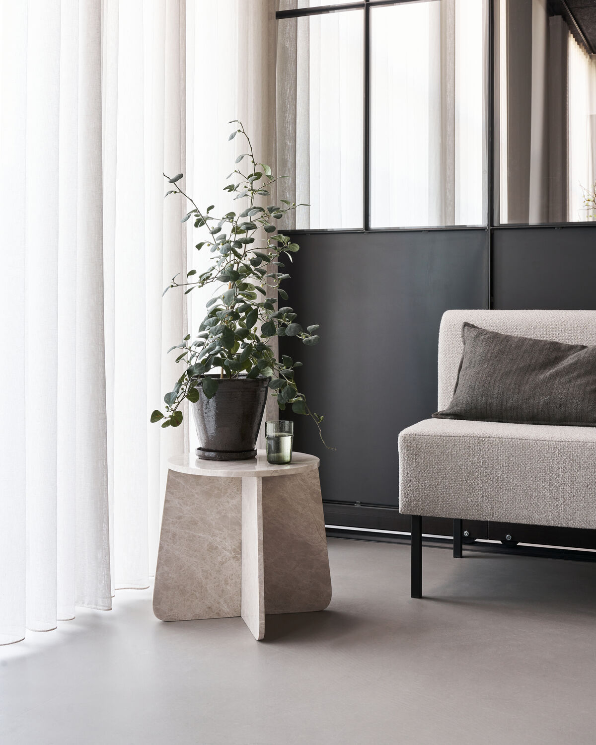 Sidobord, HDMarb, Beige