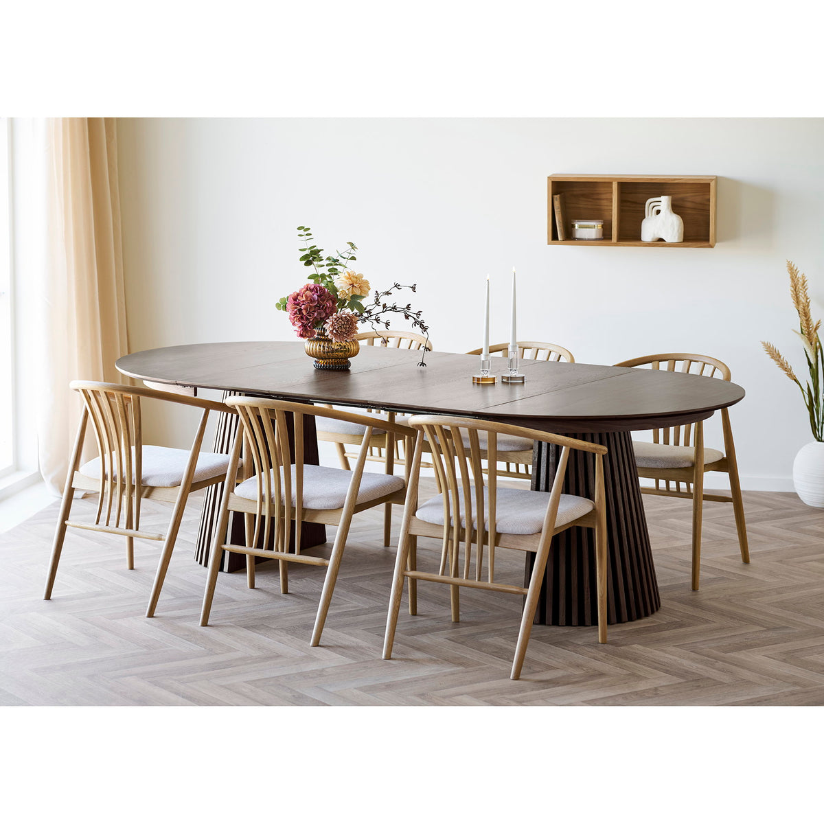 House Nordic, Osaka Runt Utdragbart Matbord Ekfaner Rökt Ø120–240 cm