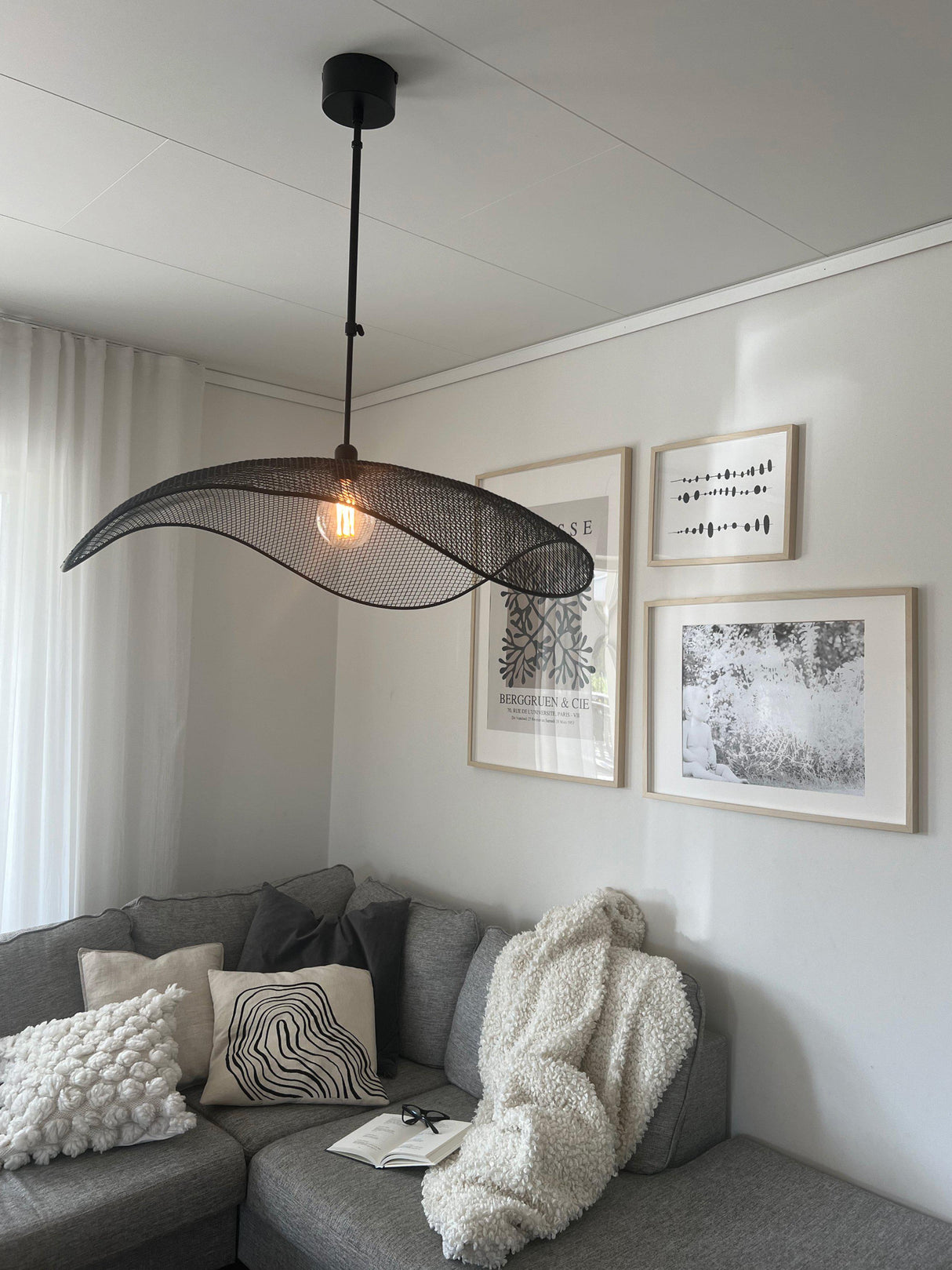 Vivi taklampa 79cm Svart metall takkopp