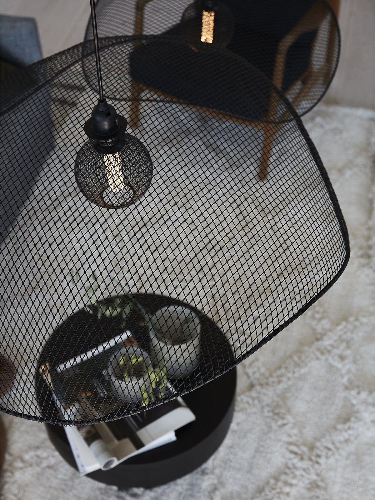 Vivi Taklampa – Svart 79 cm m sladd