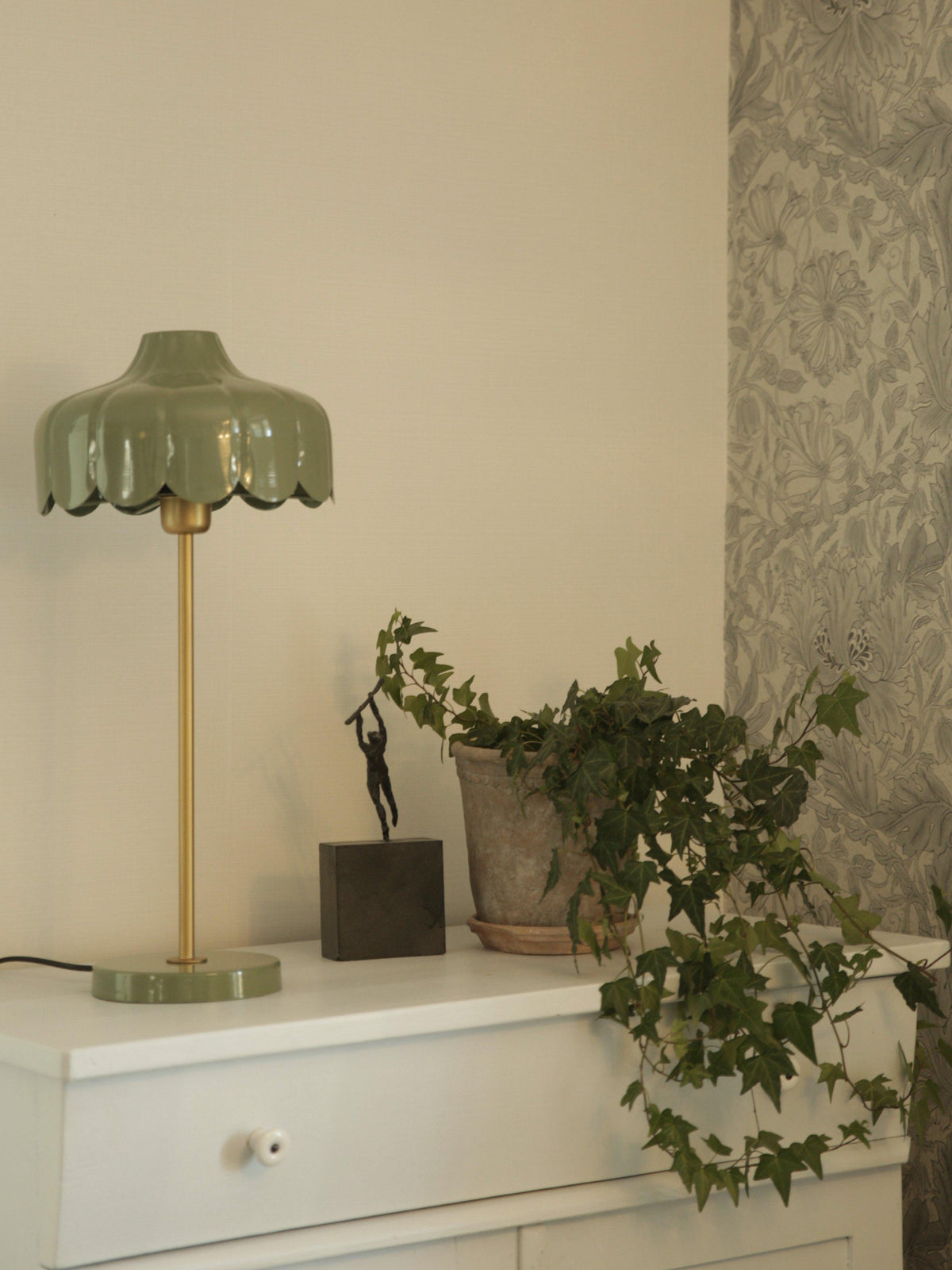 Wells Bordslampa – Mossa/guld 50 cm