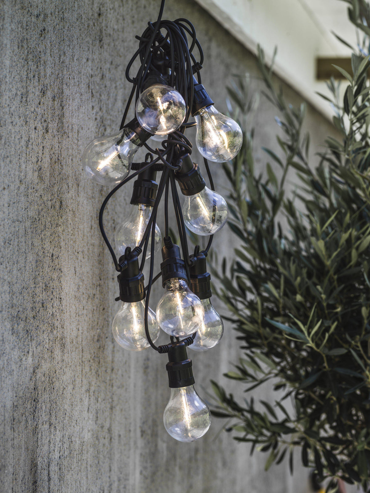 Glow Ljusslinga – Svart 8,7m 15 cm