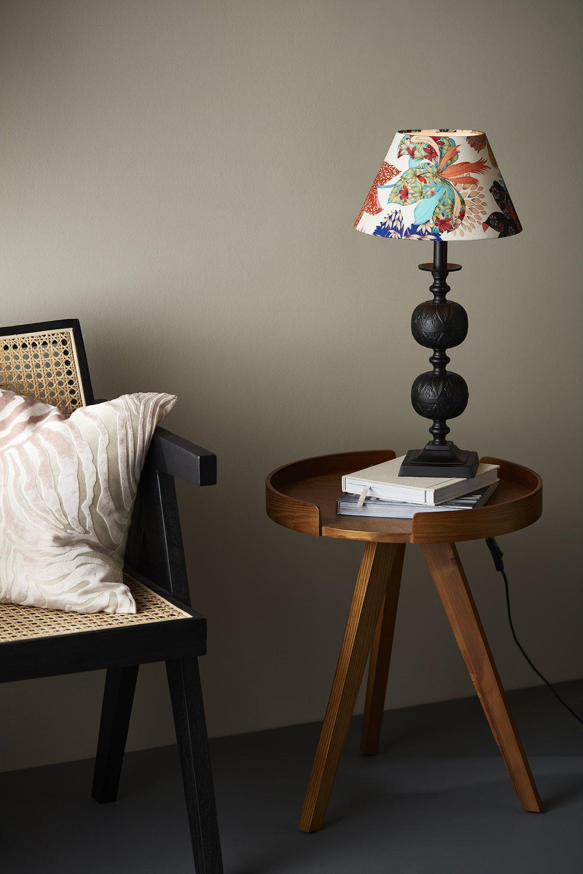 Flory Lampfot – Svart 45 cm