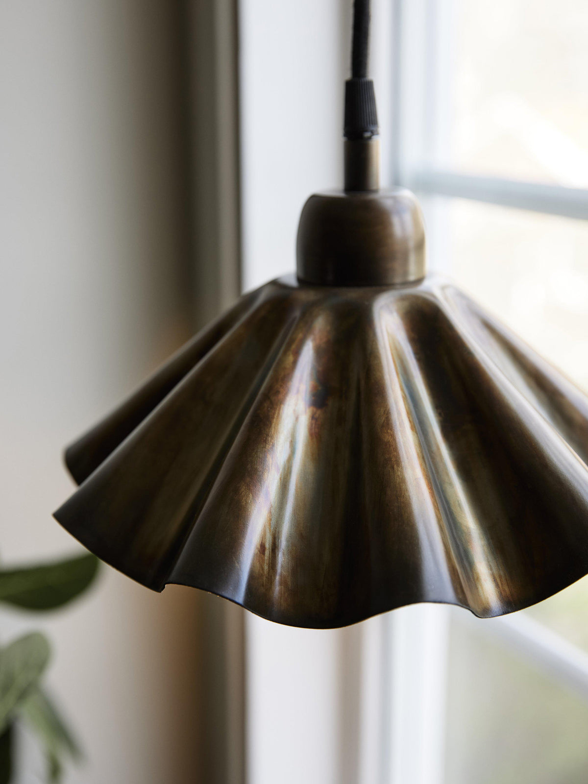 Aira Fönsterlampa – Oljad mässing 25 cm