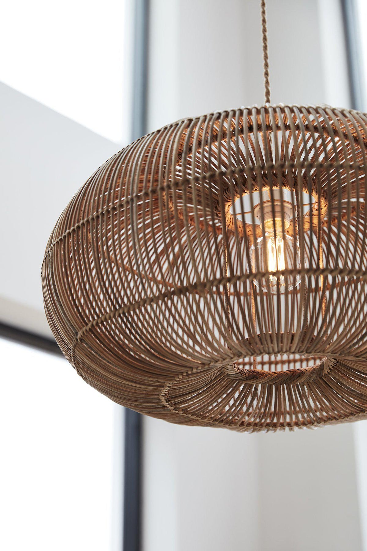 Zuri Taklampa – Natur 61 cm