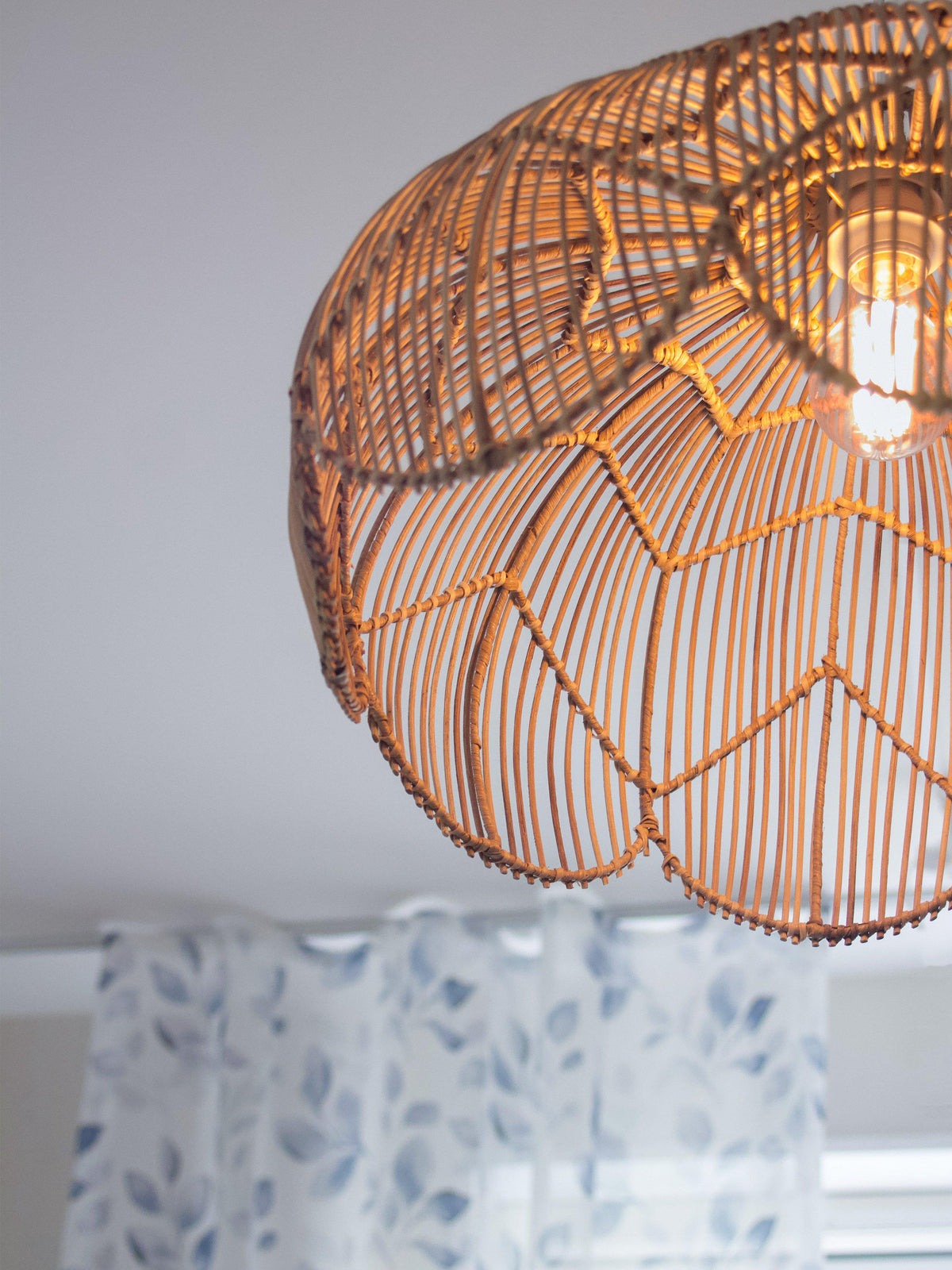 Belle Taklampa – Natur 53 cm