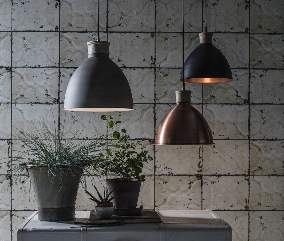 Roseville Taklampa – Svart 42 cm