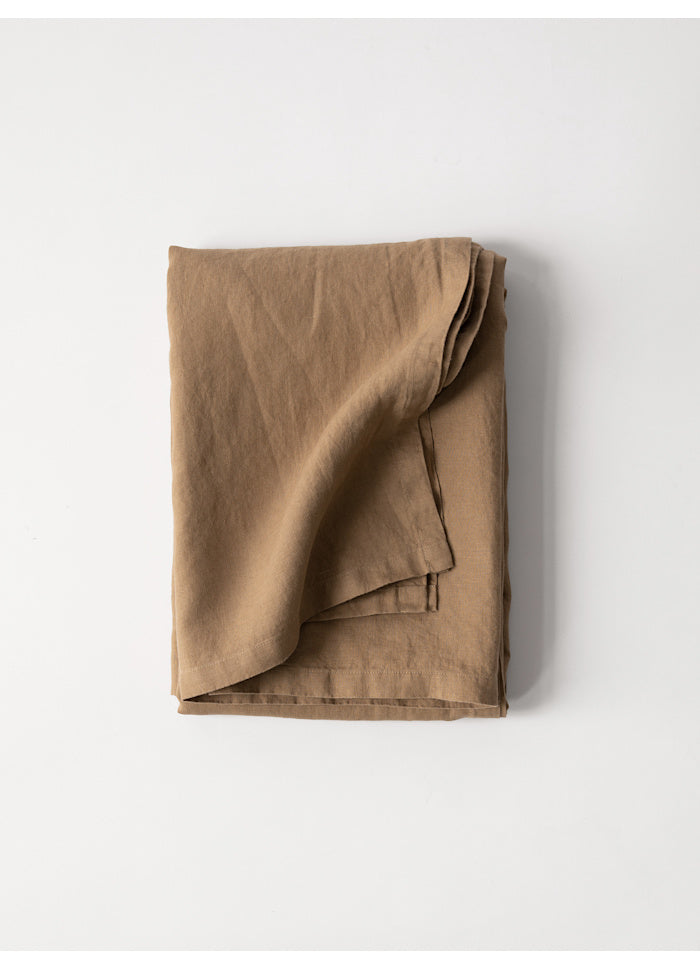 Bordsduk linne hazelnut, 145x145 cm