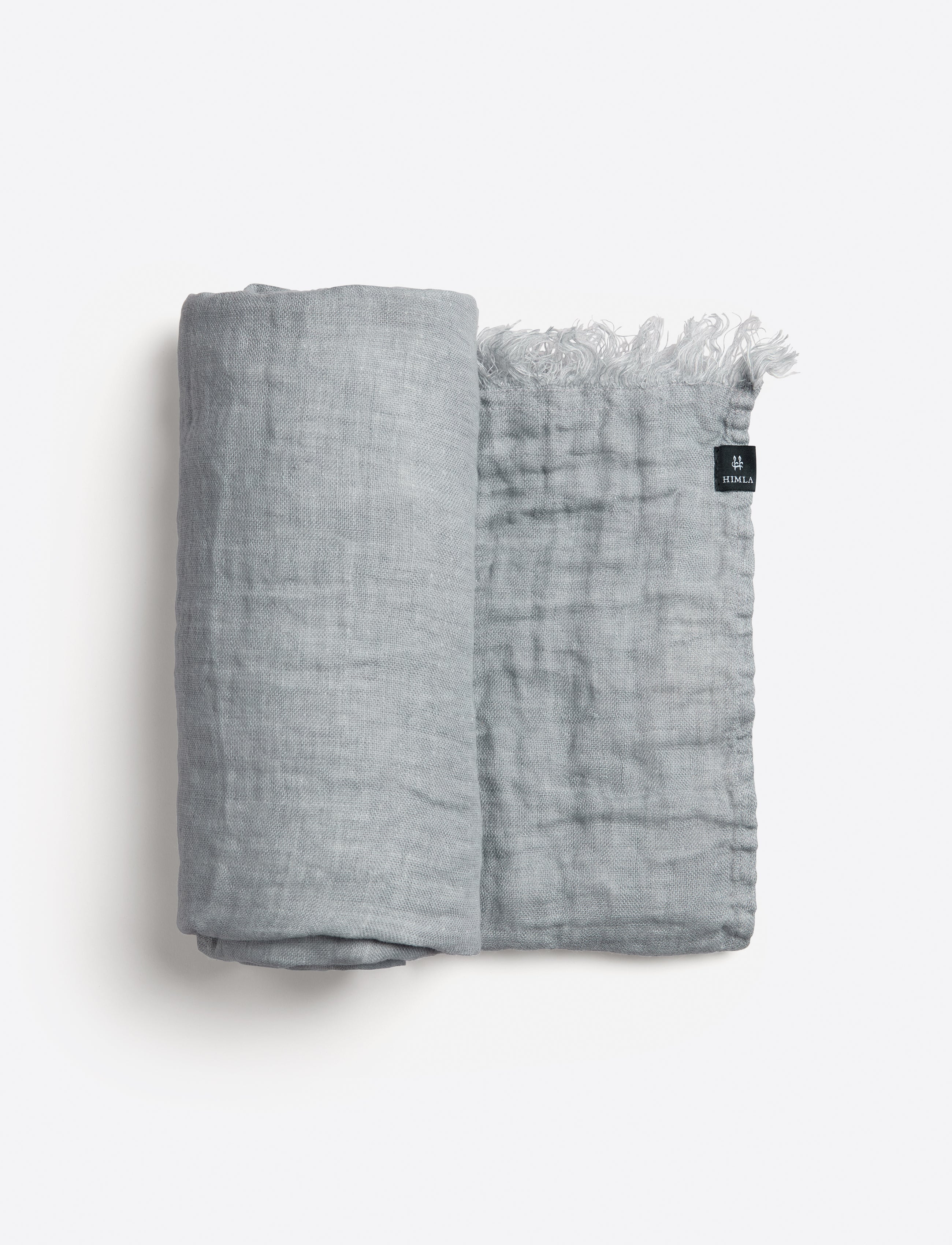 Hannelin Throw Cloudy sky