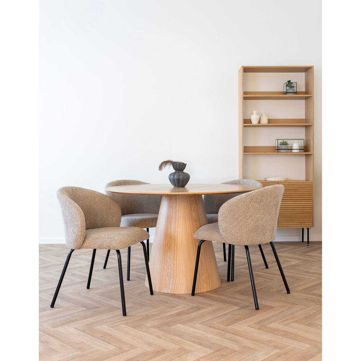 House Nordic, Safira Matstol Bouclé Beige med Svarta Ben – set om 2