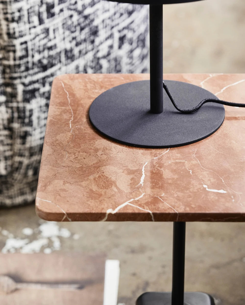 Nordal, CHAO sidobord i marmor – rost