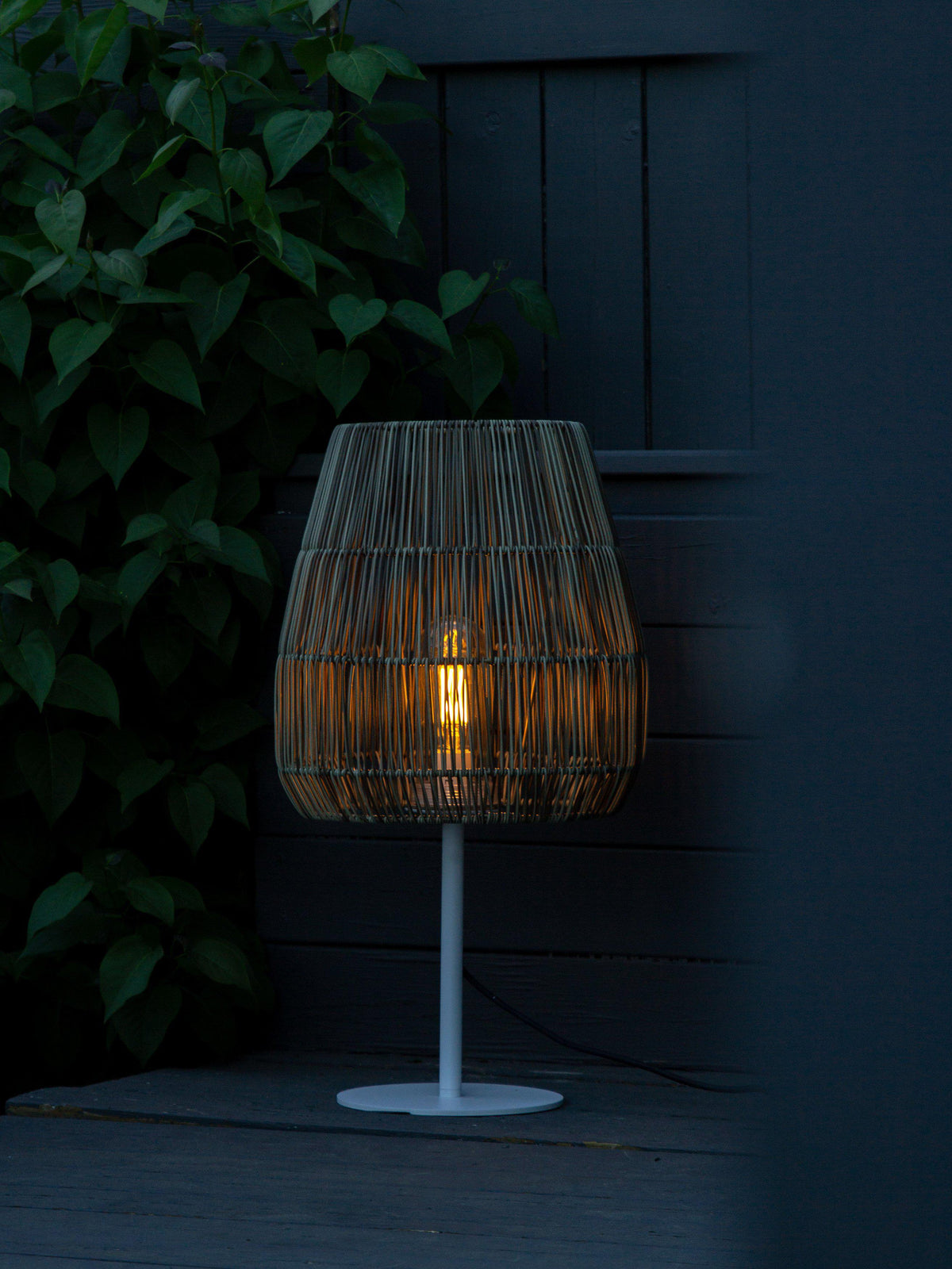 Agnar Saigon Outdoor – Vit lampa natur 71 cm