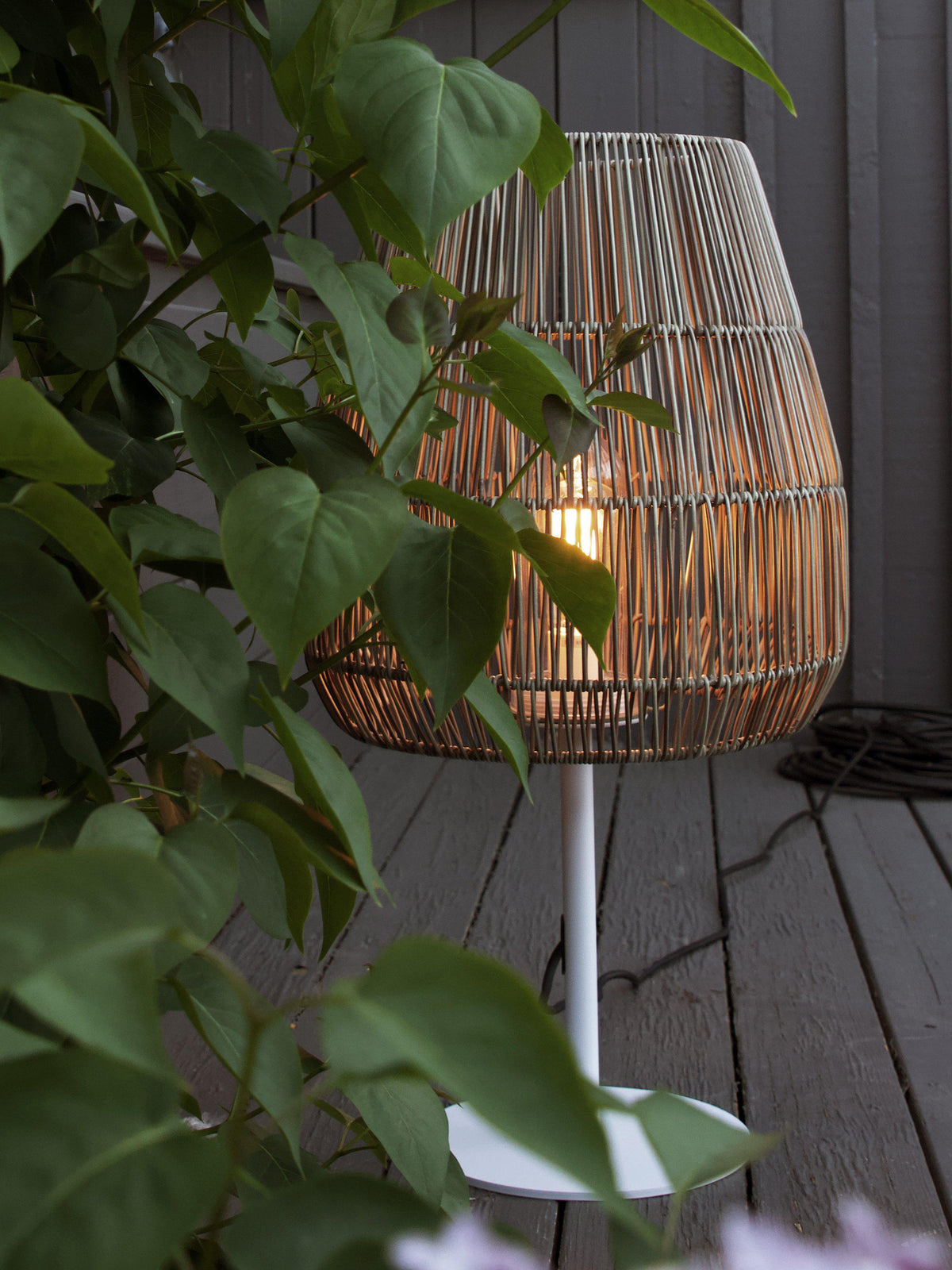 Agnar Saigon Outdoor – Vit lampa natur 71 cm