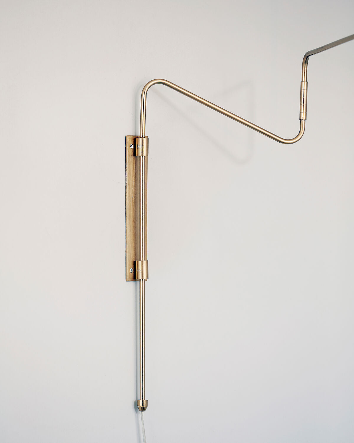Vägglampa, HDSwing, Mässing