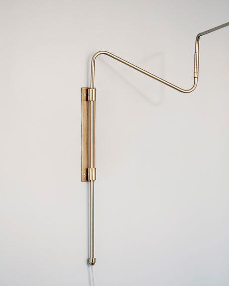 Vägglampa, HDSwing, Mässing