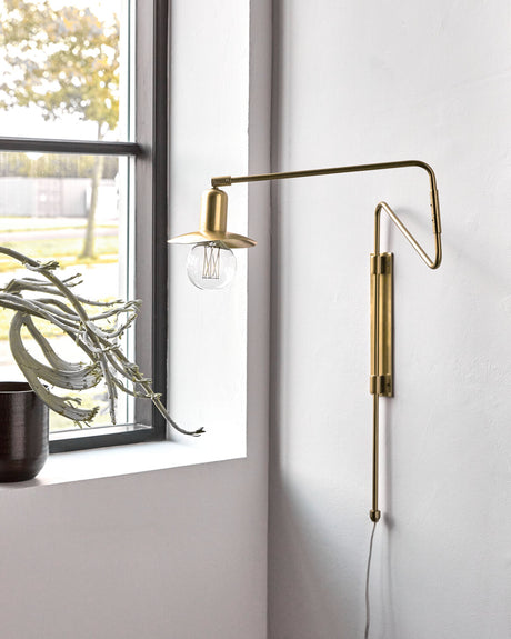Vägglampa, HDSwing, Mässing