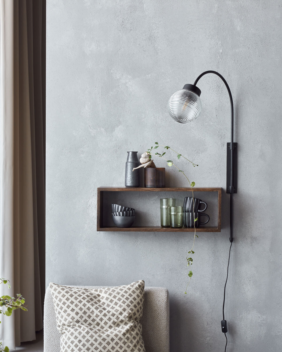 Vägglampa, HDGaia, Klar