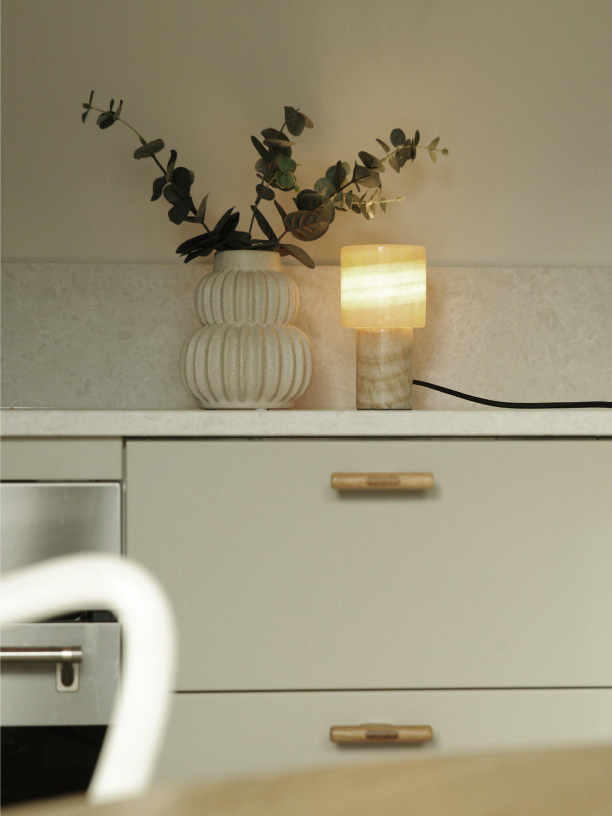 Lucie Bordslampa – G9 marmor 16 cm