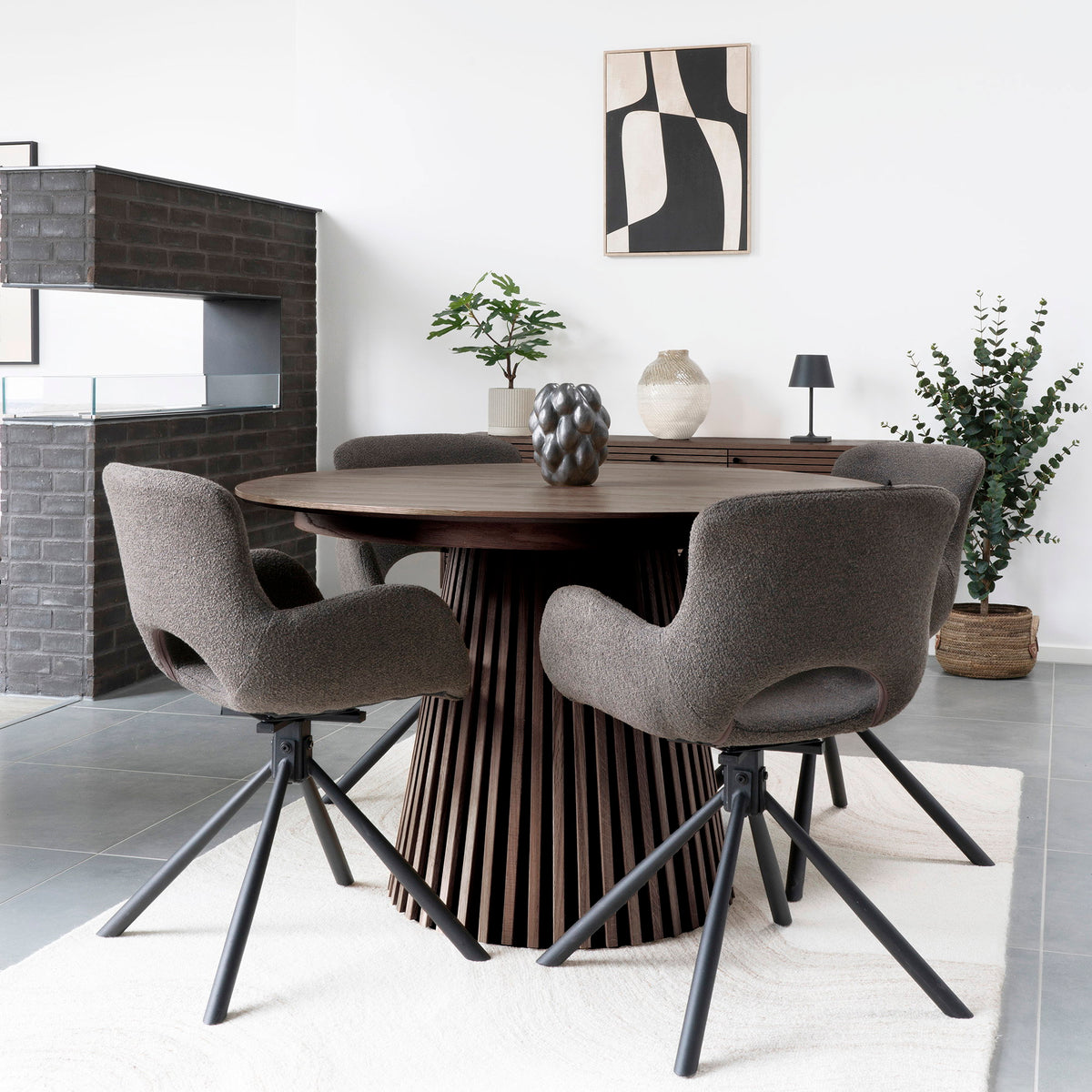 House Nordic, Osaka Runt Utdragbart Matbord Ekfaner Rökt Ø120–200 cm