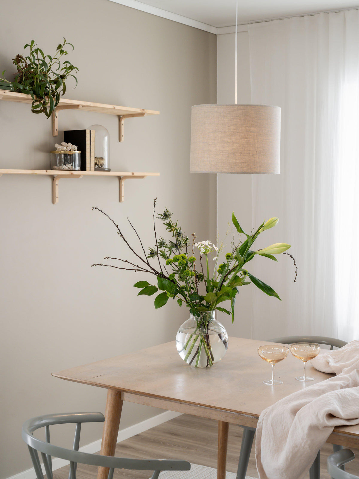 Sara Lampskärm – Lin natur/vit 35 cm
