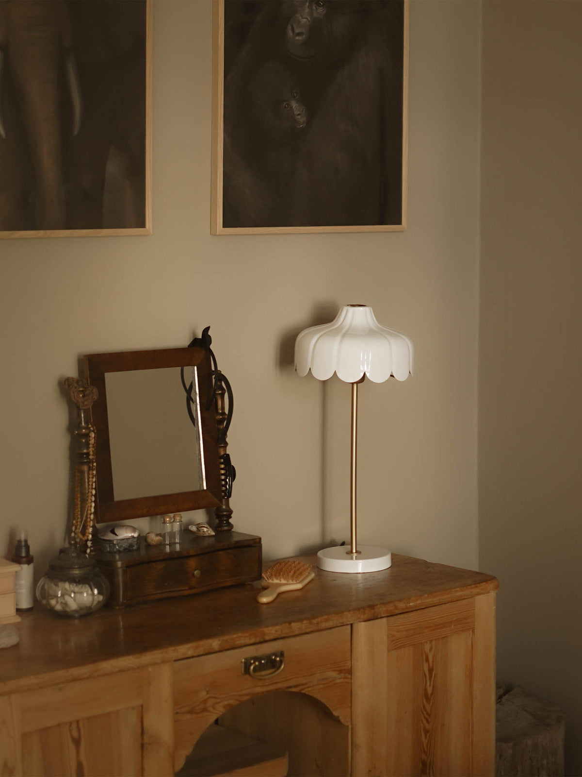 Wells Bordslampa – Vit/guld 50 cm