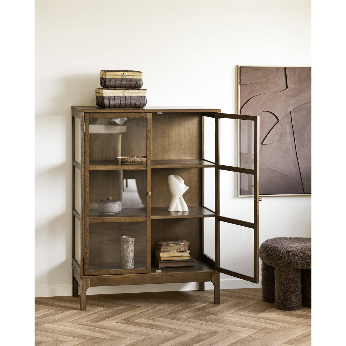 House Nordic, Zamora Vitrinskåp Ek Mörkbrun 2 Glasdörrar 126 cm