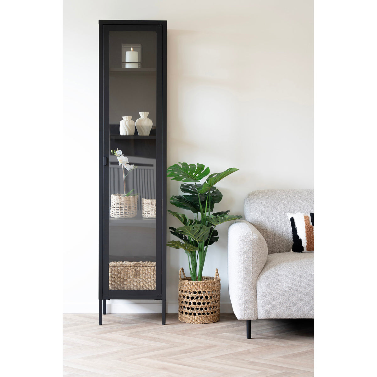 House Nordic, Brisbane Smalt Vitrinskåp Stål Svart 1 Glasdörr 180 cm
