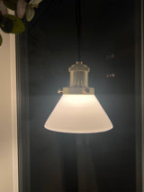 August Fönsterlampa – Opal 15 cm