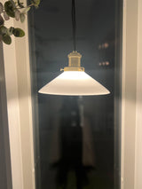 August Fönsterlampa – Opal 25 cm