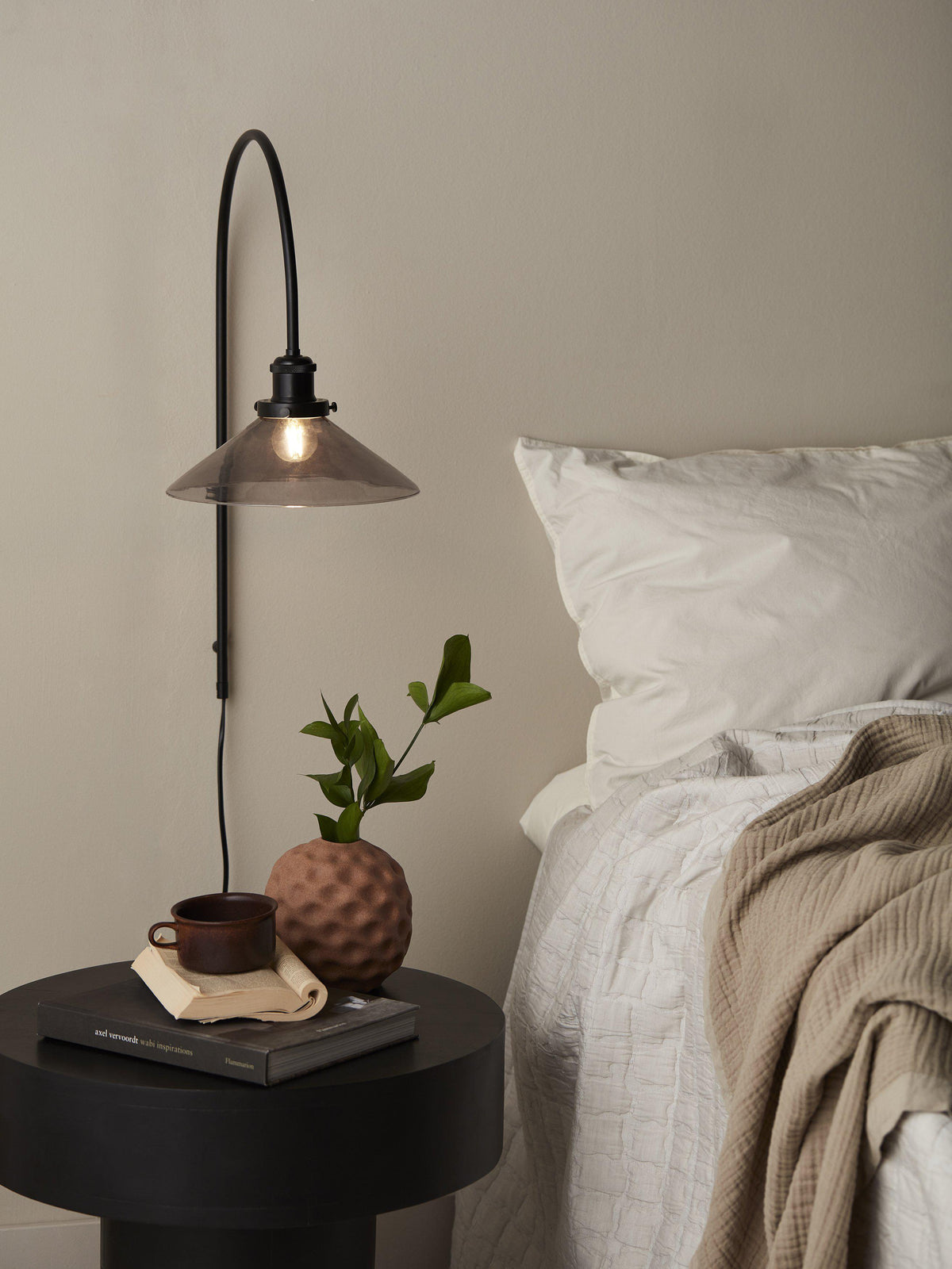 August Vägglampa – Svart 25 cm