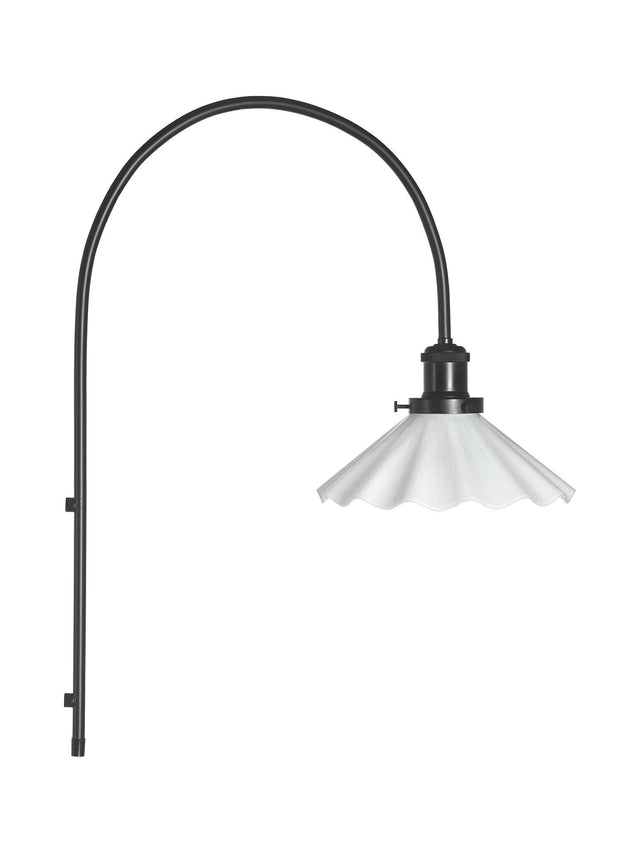 August Vägglampa – Opal veckad 25 cm