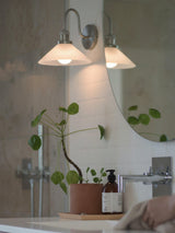 August Vägglampa IP23 – Opal krom 25 cm