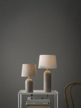 Riley Lampfot – Matt beige 38 cm