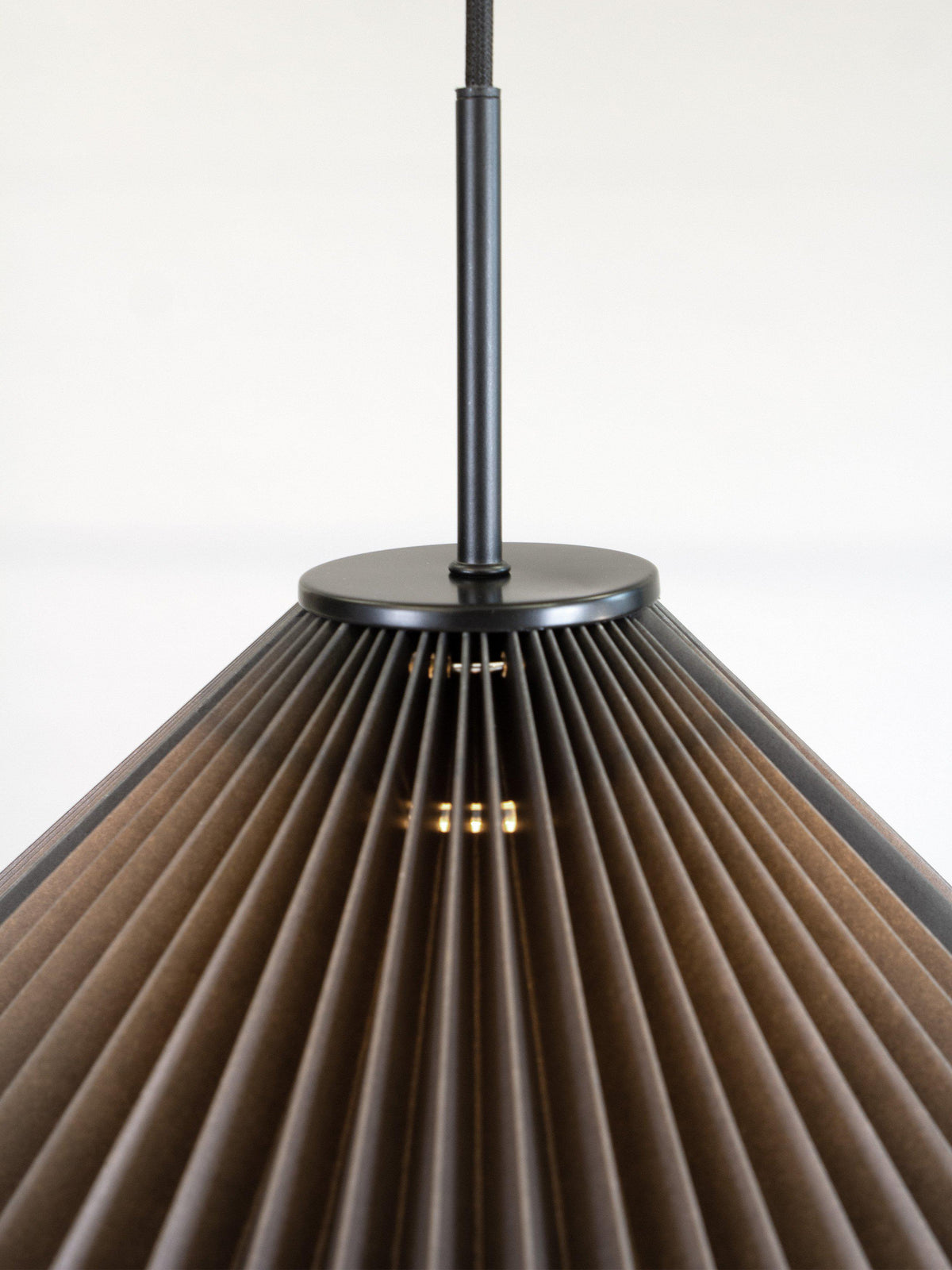 Polly Taklampa – Svart 45 cm