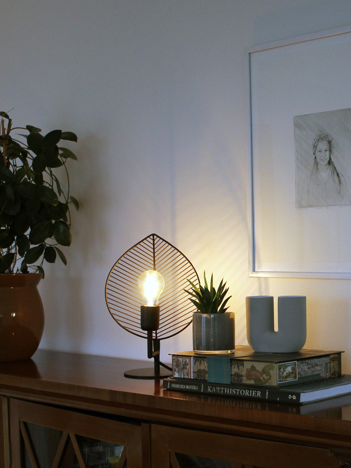 Elm Bordslampa S – Svart 32,5 cm