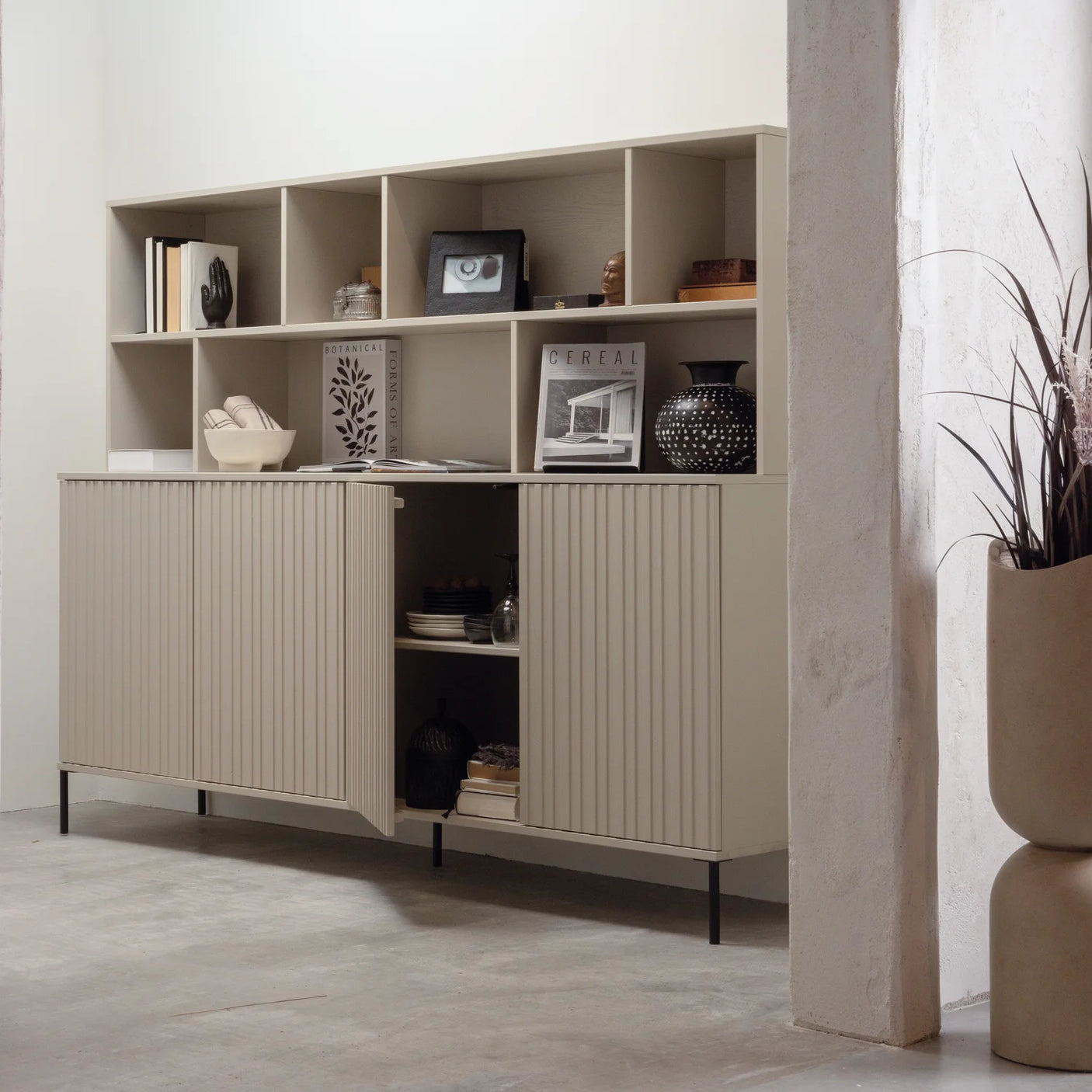 WOOOD, New Gravure Väggskåp i Furu – Dust [FSC]