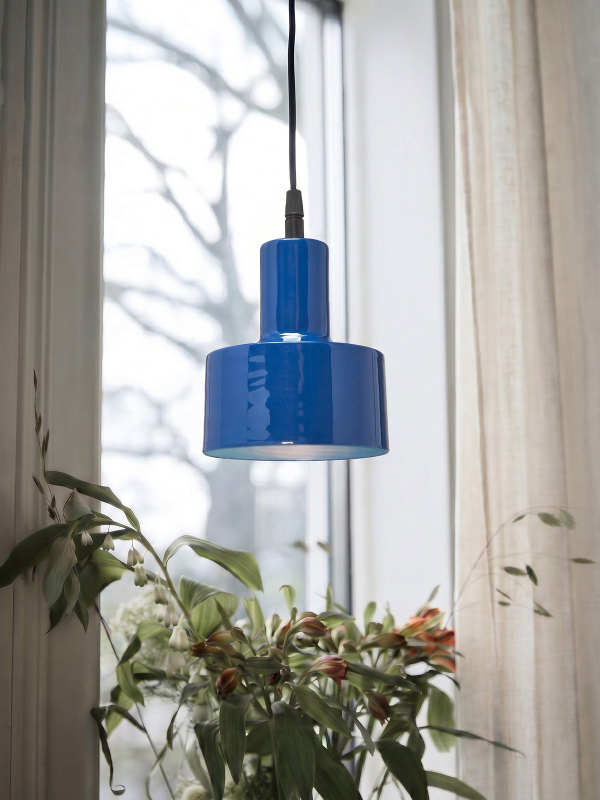 Solo Fönsterlampa – Blank blå 13 cm