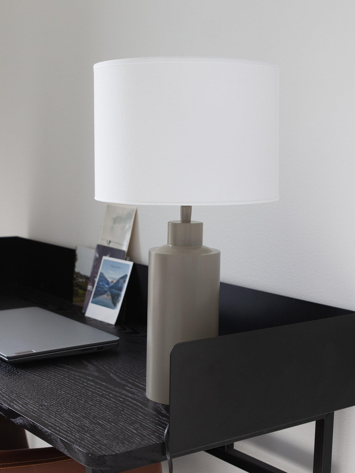 Solo Lampfot – Matt beige 32 cm