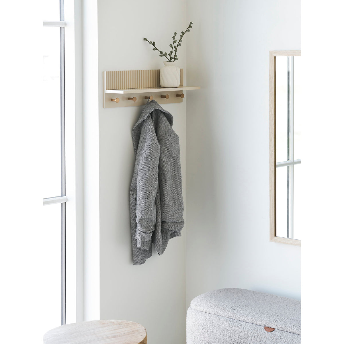 House Nordic, Rocca Vägghylla med Krokar Beige 50 cm
