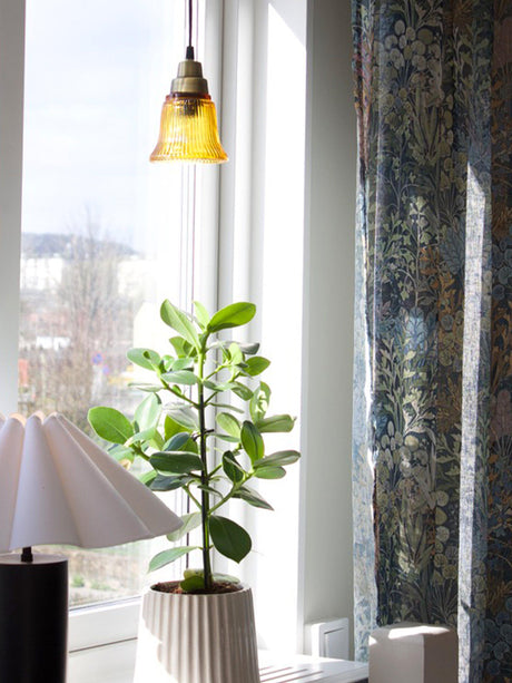 Emmi fönsterlampa Amber/brass 12cm
