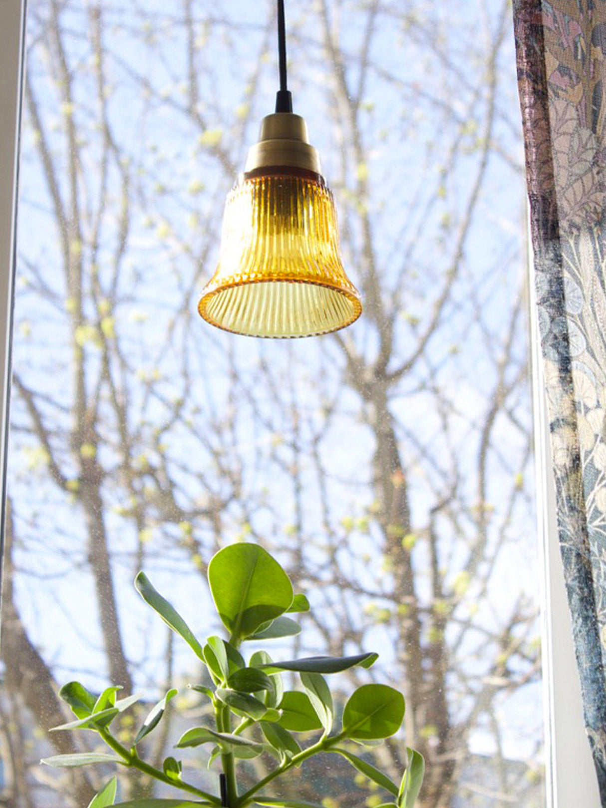 Emmi fönsterlampa Amber/brass 12cm