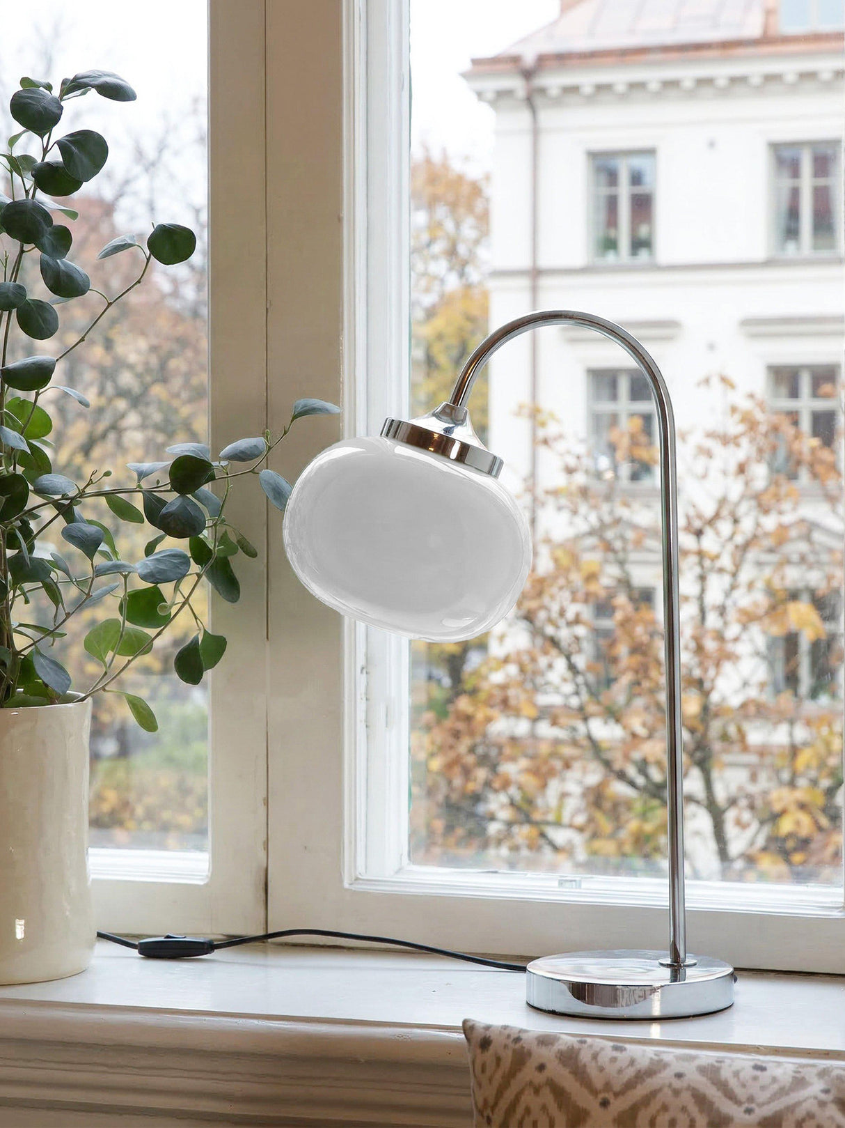 Elsy Bordslampa Vit krom 51cm