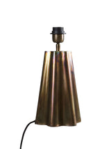 Aira Lampfot – Oljad mässing 34 cm