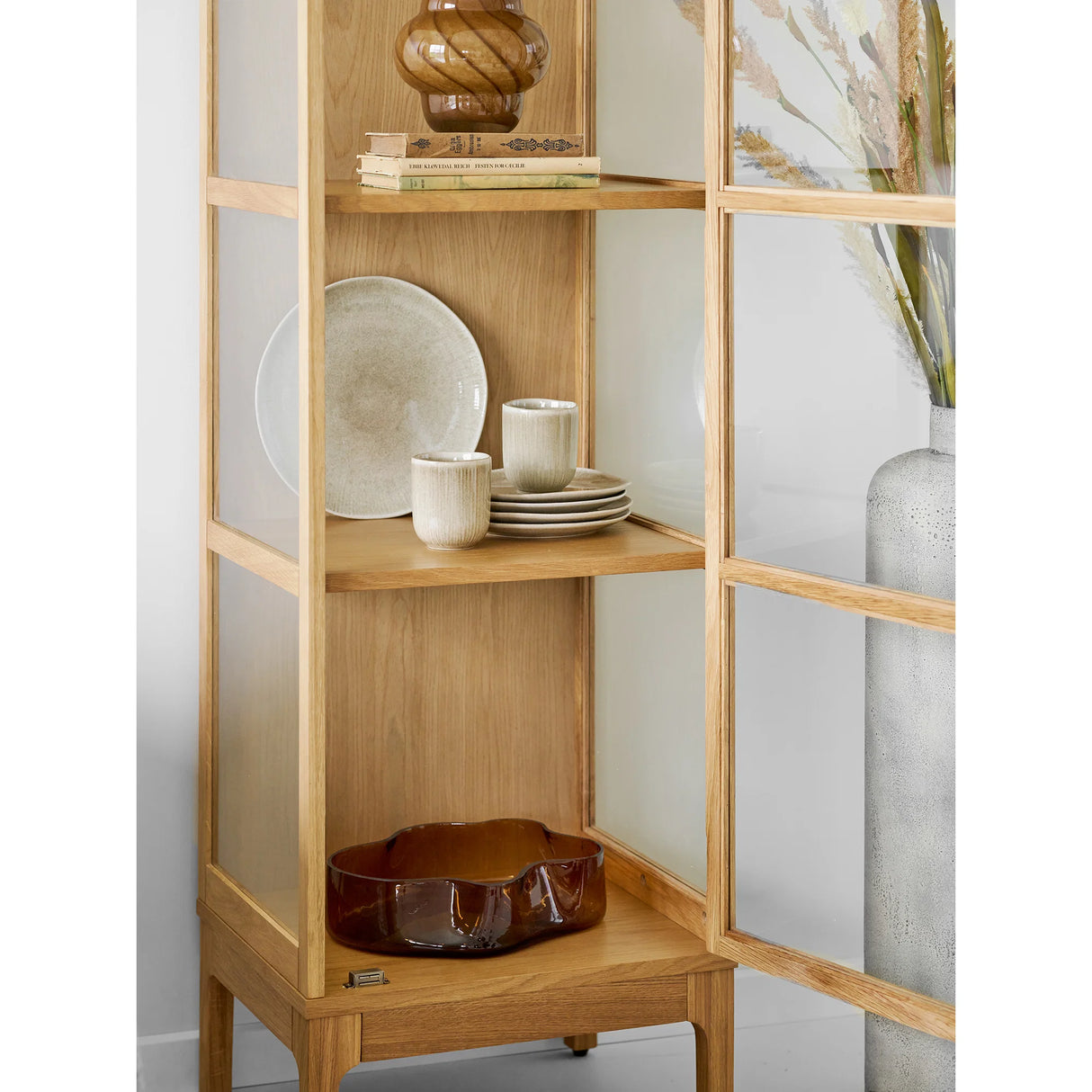 House Nordic, Bricka i rökbrunt glas
