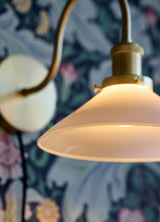 Axel Vägglampa – Opal 25 cm